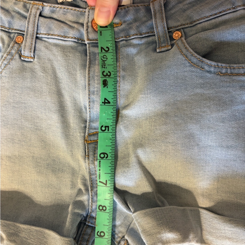 Celebrity Pink mid-rise Short - Picture 6 of 12